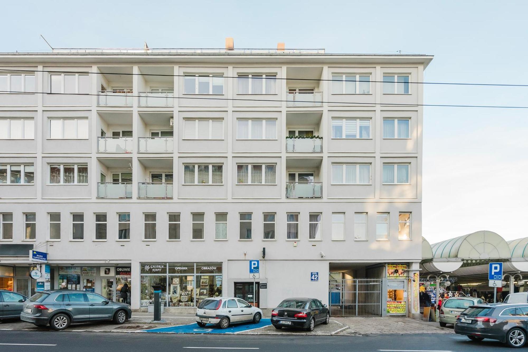 Hala Hostel - Pokoje Na Wylacznosc Tuz Przy Dworcu Gdynia Exterior photo