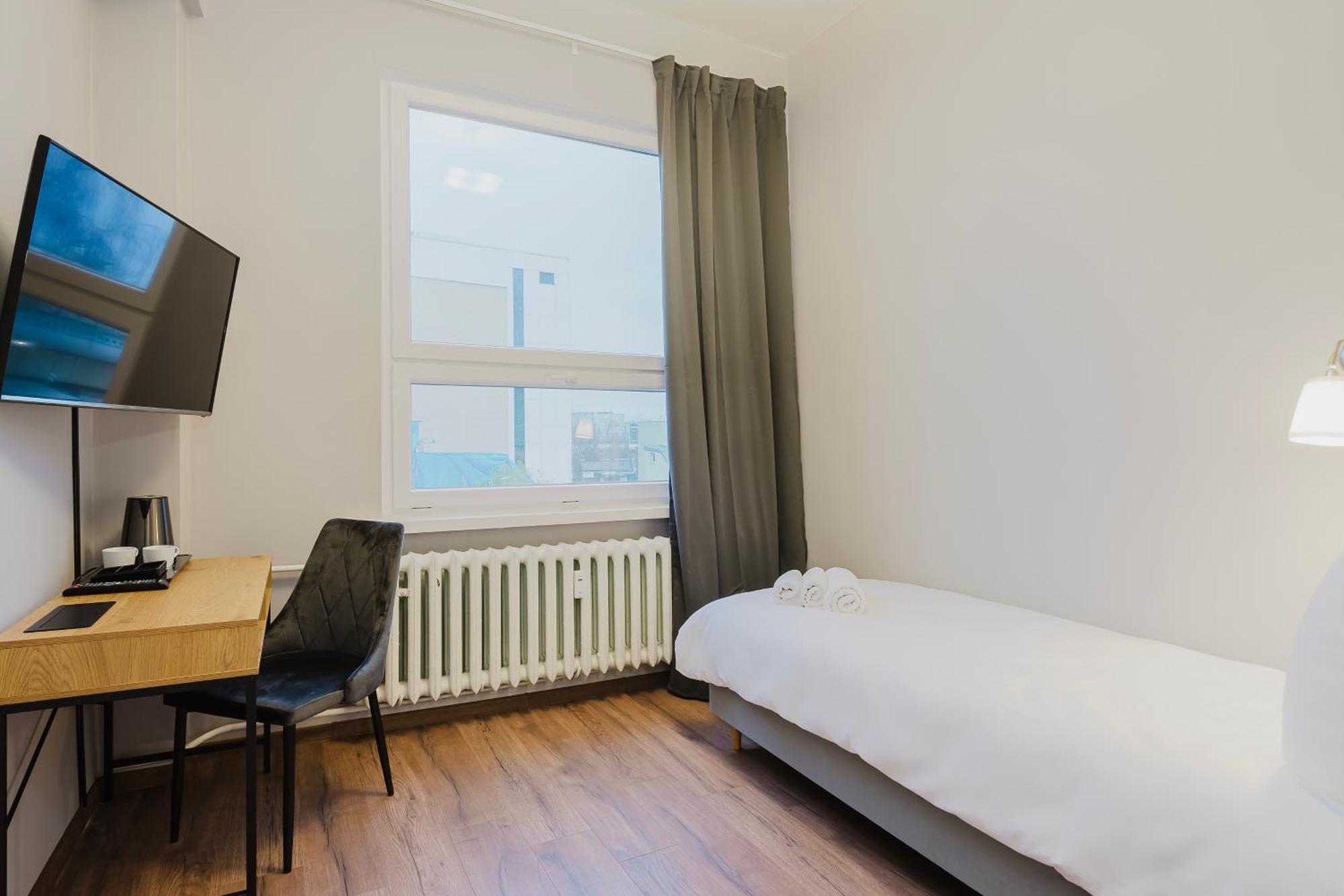 Hala Hostel - Pokoje Na Wylacznosc Tuz Przy Dworcu Gdynia Exterior photo