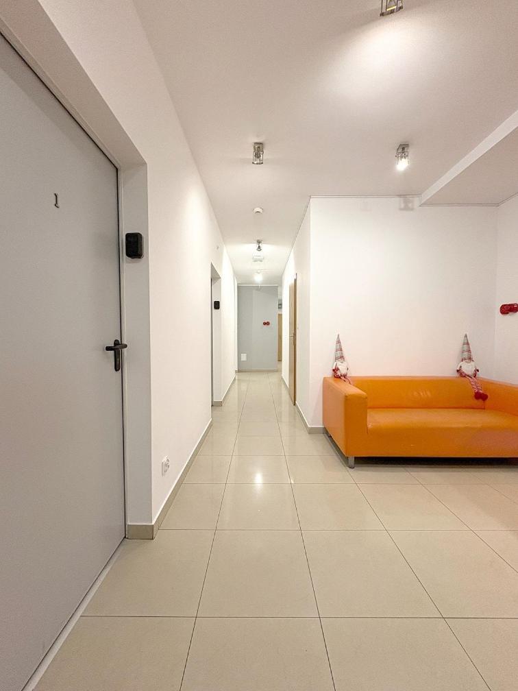 Hala Hostel - Pokoje Na Wylacznosc Tuz Przy Dworcu Gdynia Exterior photo