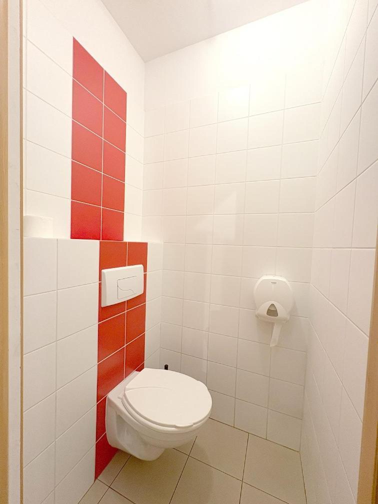 Hala Hostel - Pokoje Na Wylacznosc Tuz Przy Dworcu Gdynia Exterior photo
