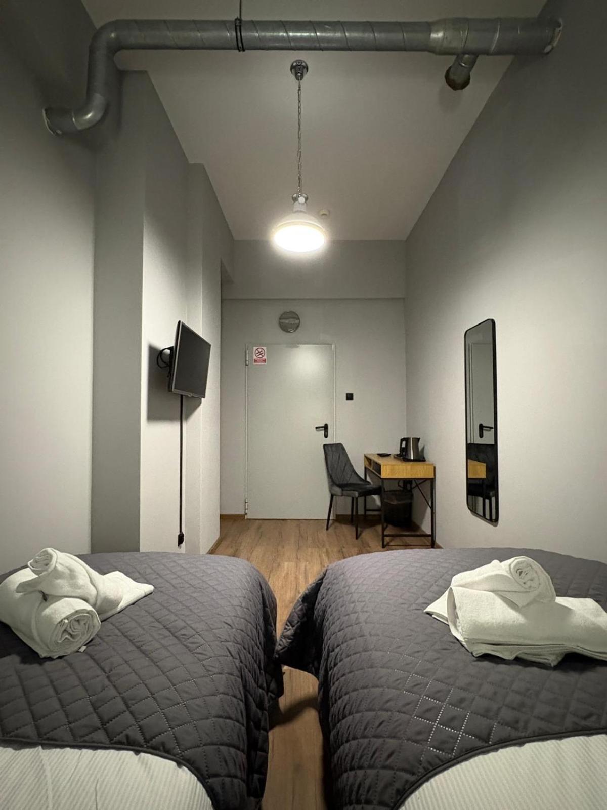 Hala Hostel - Pokoje Na Wylacznosc Tuz Przy Dworcu Gdynia Exterior photo