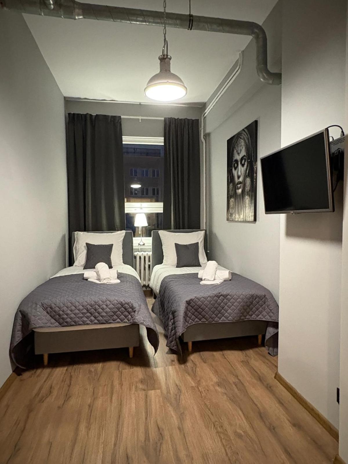 Hala Hostel - Pokoje Na Wylacznosc Tuz Przy Dworcu Gdynia Exterior photo